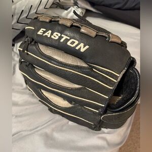 Easton 13in Slowpitch Glove